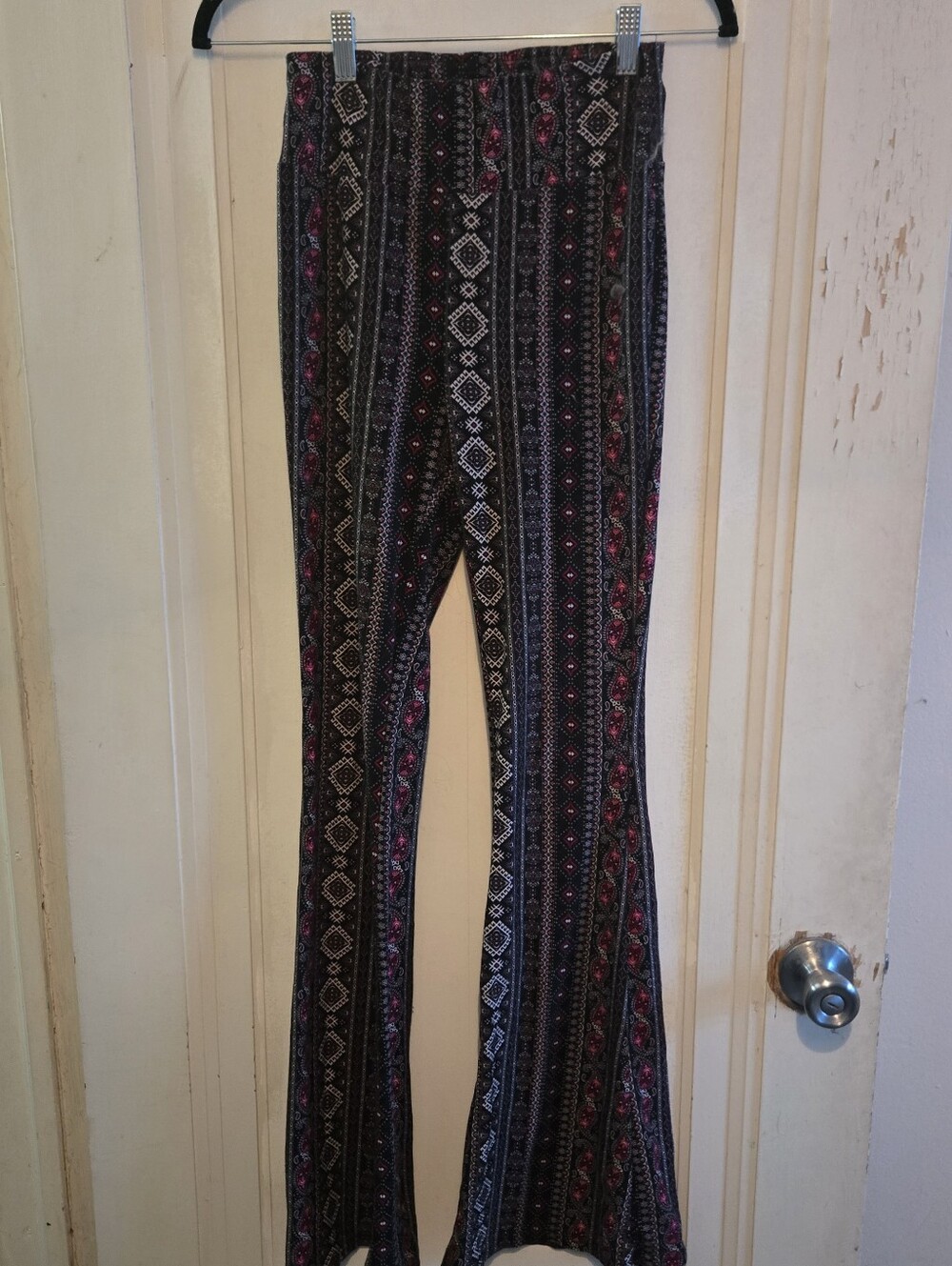 No Boundaries Patterned Pants Size Small